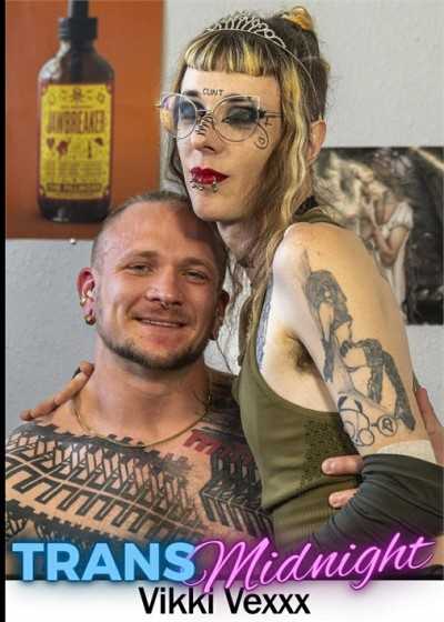 瘦弱的變性人 Viki Vexxx 被 Peter Hook 蹂躪