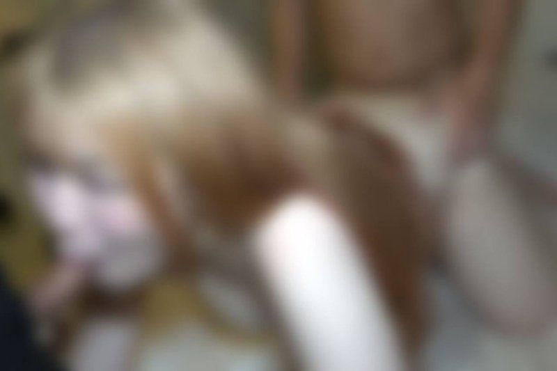 【無修正】【露臉】大量潮吹，濕答答的3P。15分20秒和16分05秒真的很厲害。