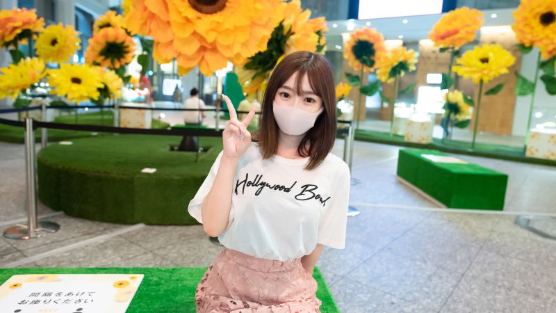 天真爛漫審美意識高的美人美臀的巨乳美容部員&middot;&middot;&middot;從闖進住宿處前想侵犯的美白的美麗的裸體中出&口內射精! !