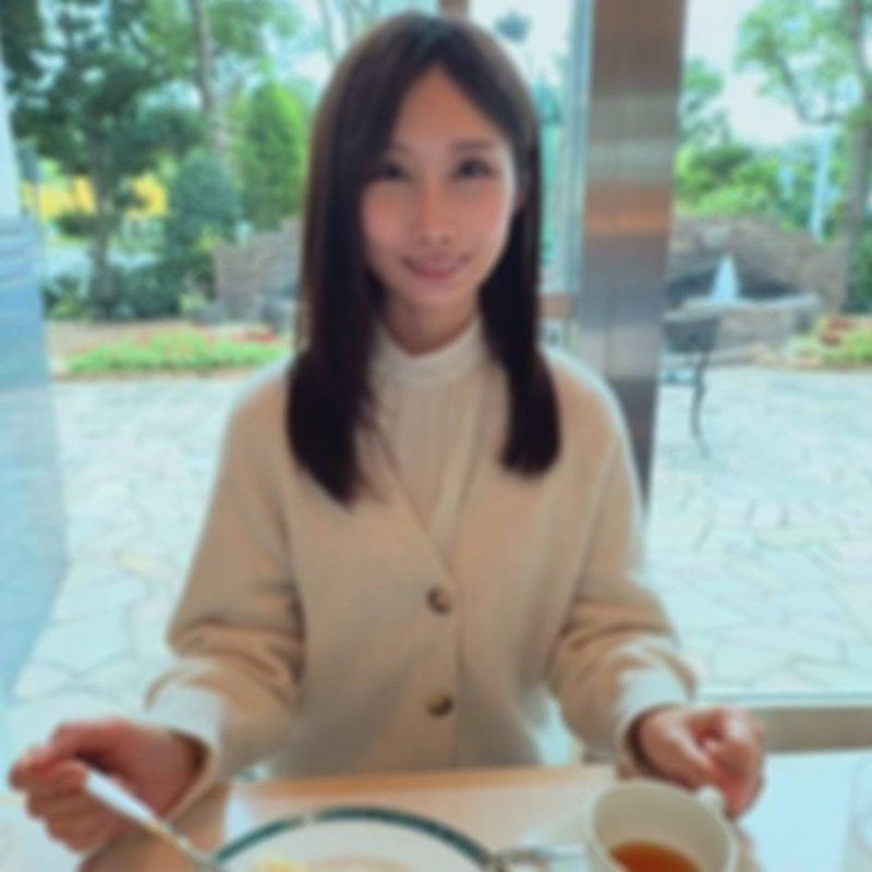 上品な美人奥様、実は旦那とハメ撮りするのが趣味。他の人にもハメ撮りされてみたいということで旦那も了承の上、中出しハメ撮り。