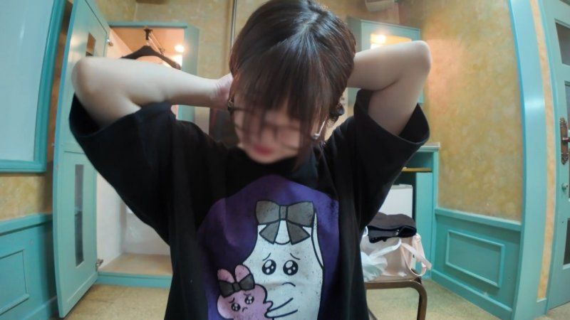 眼鏡白虎女大生F級口交