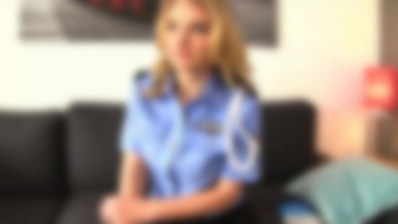 【無】日本男児vs金髪女子 現地で部屋を借りたらポリスが来て疑われたけど、お尻に興奮して思わず入れちゃいました(;