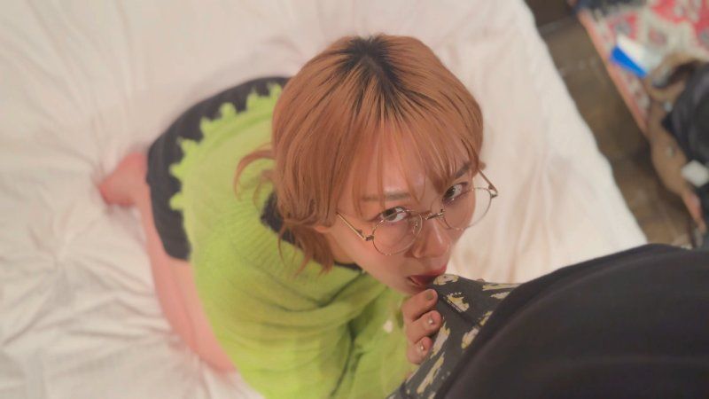 A cute college girl served me with all her might in both casual clothes and cosplay,so I repaid her with a creampie and a mouthful of cum.