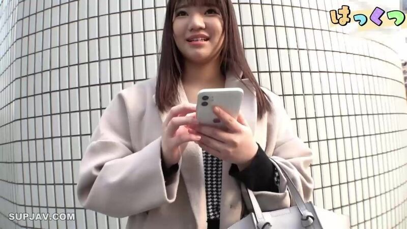 【FC2初次拍攝】皮膚白皙的美巨乳居酒屋打工妹流菜醬(20)對好感度高的敏感淫穴插入無套肉棒。第一次的陰道內射中出連續高潮