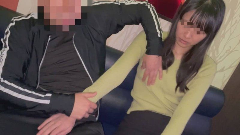 限界小區妻子。再度為了融資依頼在卡拉OK口内射精。自家無套抽插。後日…