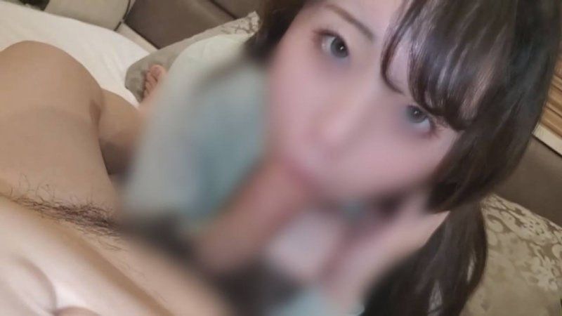 黒髪ロングの優等生。卒業後数年ぶりに再会、中出しハメ撮り