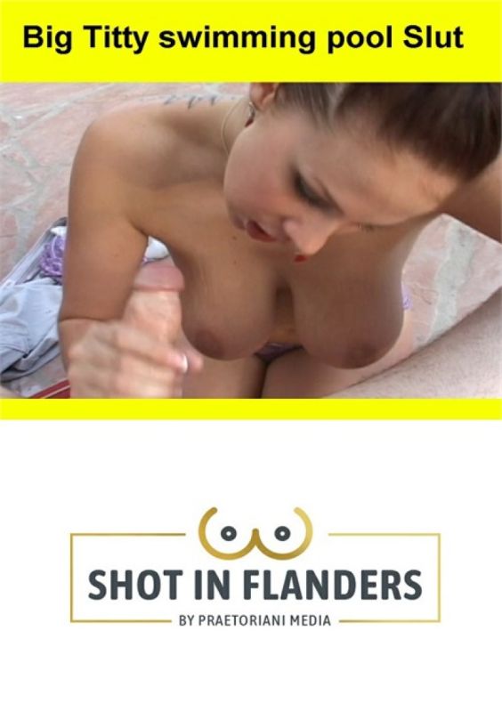 大胸部泳池女孩