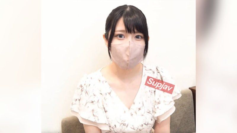 纯真的黑髮女大学生接受粘性性教育，用大鸡巴和高速活塞一次又一次达到高潮，但男人的攻击却没有停止