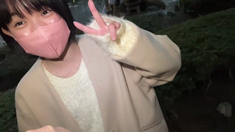 無修正　初撮り！！まりこちゃん♡ガリ細露理な体におじさん興奮して大量中出し&口内発射！！