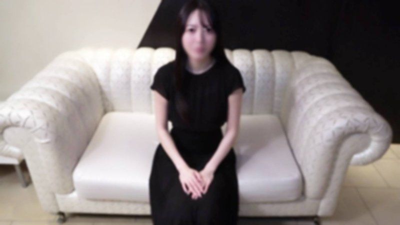 【初撮り/豪華特典】麗しの色白スレンダーなピアノ講師。恥じらいながらも顔を赤らめ、オトナなエロスと美しい喘ぎ声の音色。