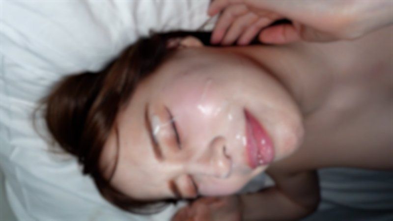 【保密】白天是老師,晚上是預約等候的男性美容小姐。氣質出眾的烏克蘭混血美女的白皙美肌上顏射＋中出記錄。。