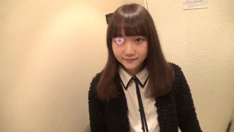 【無・個撮】可愛すぎる18歳の剛毛ま○こに挿入！締まりが良くてすぐにイッてしまいました...【特典で高画質】